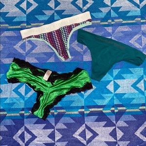 VS panty bundle 2 thongs both xs, 1 cheeky small